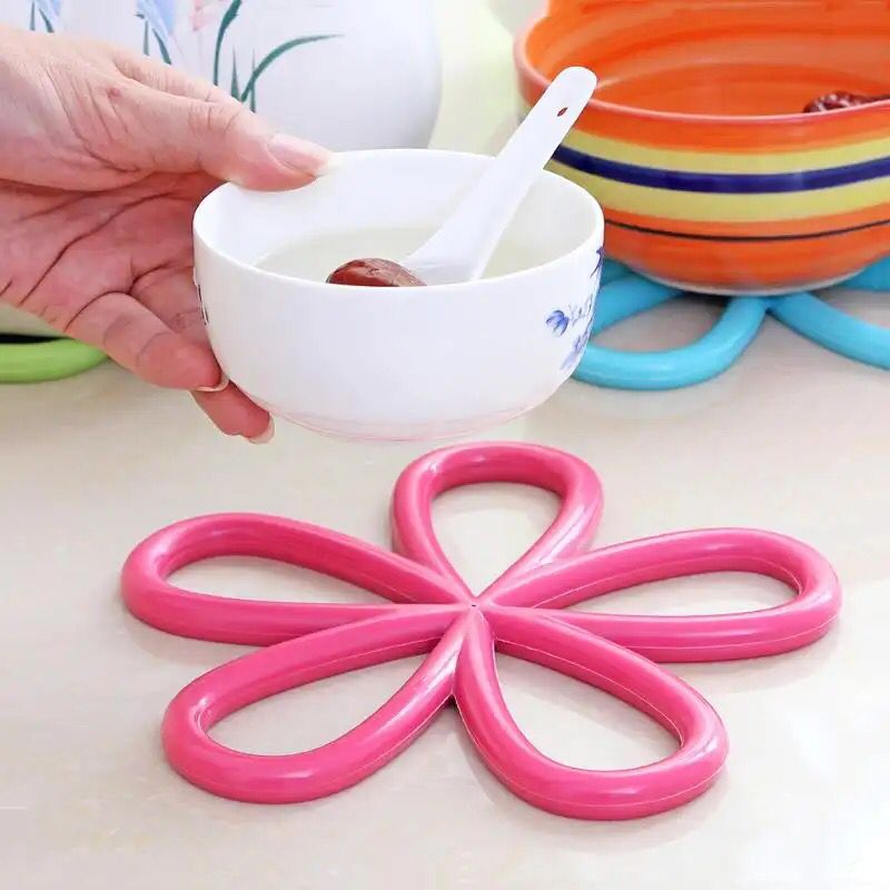 1pcs Multi color Silicone Flower Shape Heat-Proof Mat