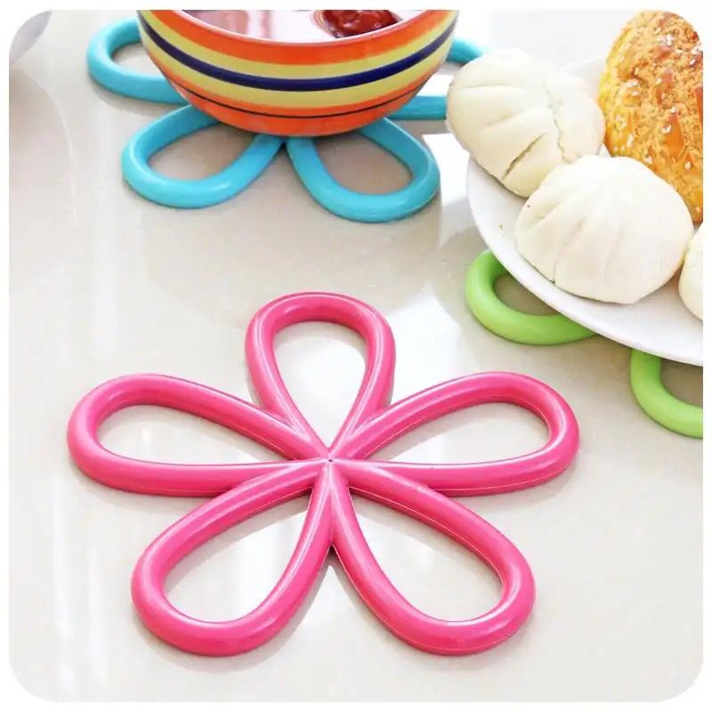 1pcs Multi color Silicone Flower Shape Heat-Proof Mat