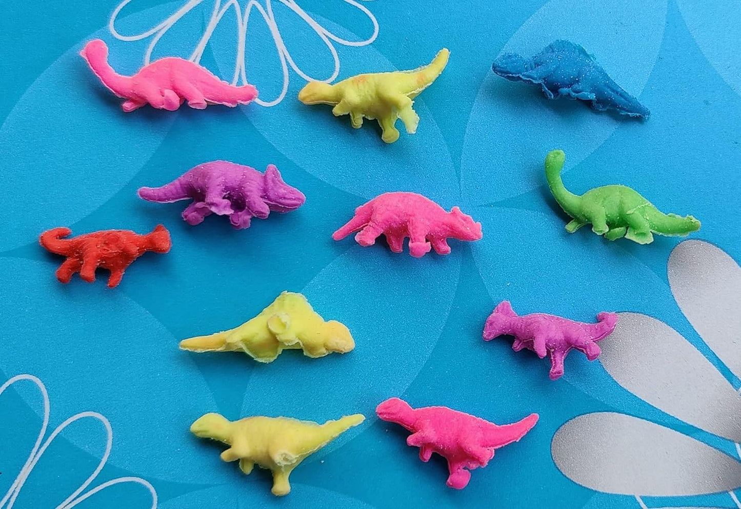 20pcs Growing Dinosaurs in Water