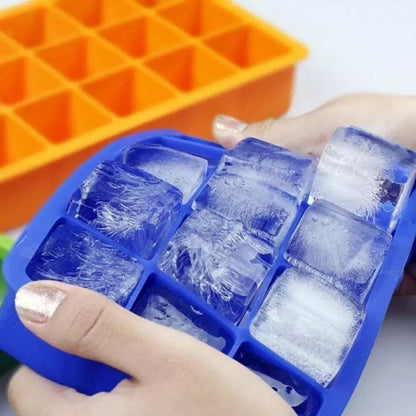 Silicone Freezer Ice Cube Maker with Lid, Kitchen Accessories 